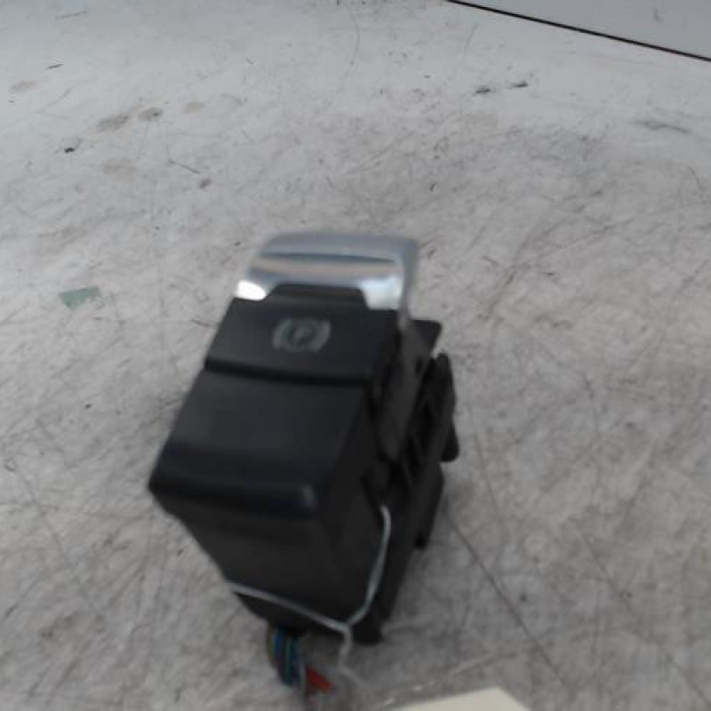 Poignee electrique frein a main AUDI A4 3