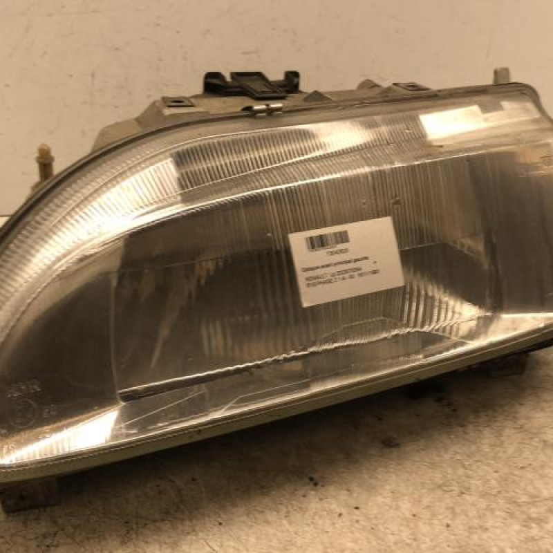 Optique avant principal gauche (feux)(phare) RENAULT R19
