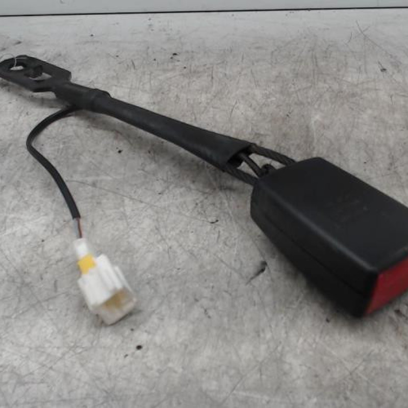Attache ceinture avant gauche PEUGEOT 3008 1