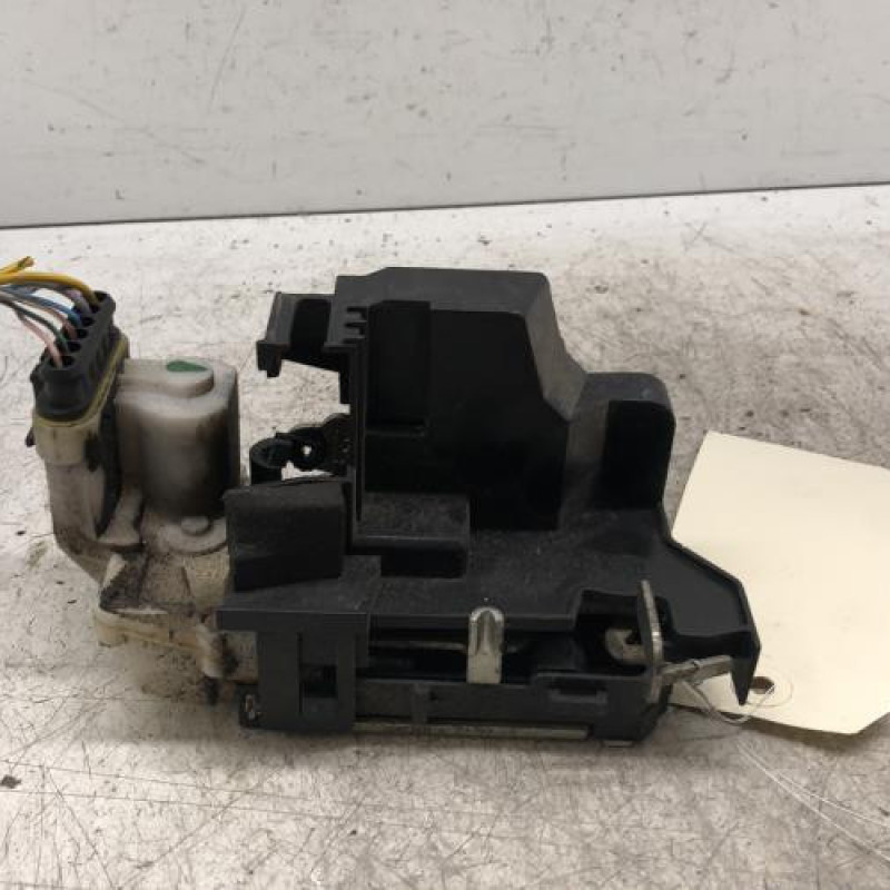 Serrure avant gauche FIAT DOBLO 1 Serrure avant gauche FIAT DOBLO 1