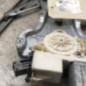 Leve vitre electrique avant gauche TOYOTA AVENSIS 2