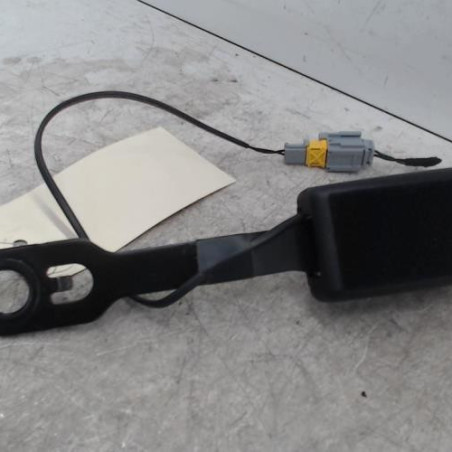 Attache ceinture avant droit PEUGEOT 208 1