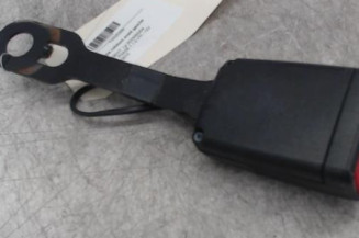 Attache ceinture avant gauche PEUGEOT 208 1