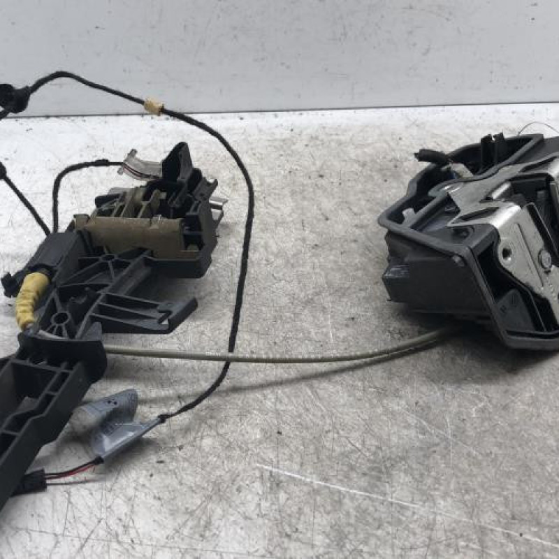 Serrure arriere gauche BMW SERIE 1 E87 Serrure arriere gauche BMW SERIE 1 E87