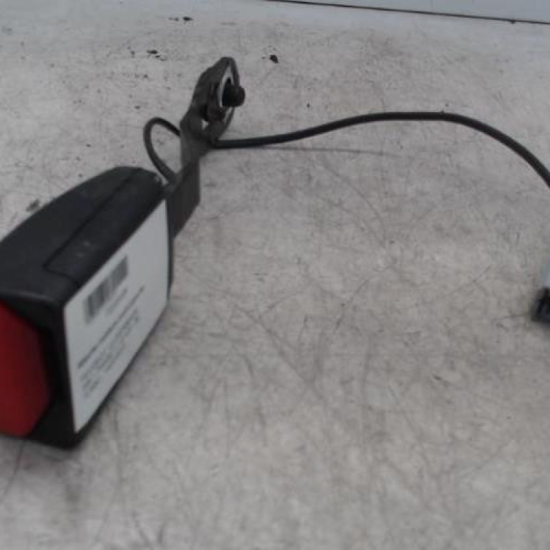 Attache ceinture avant gauche PEUGEOT 208 1