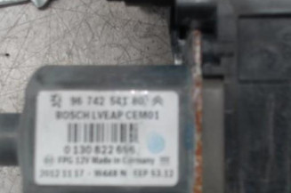 Leve vitre electrique avant droit PEUGEOT 208 1 Photo n°3