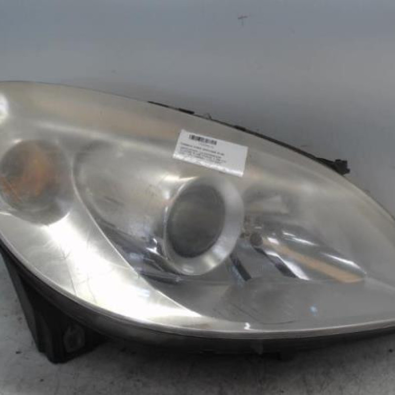 Optique avant principal droit (feux)(phare) MERCEDES CLASSE B 245