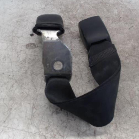 Attache ceinture arriere gauche TOYOTA AURIS 1