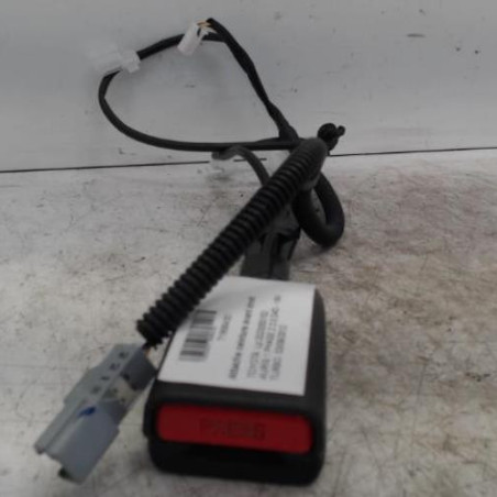 Attache ceinture avant droit TOYOTA AURIS 1