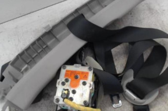 Ceinture avant droit TOYOTA AURIS 1