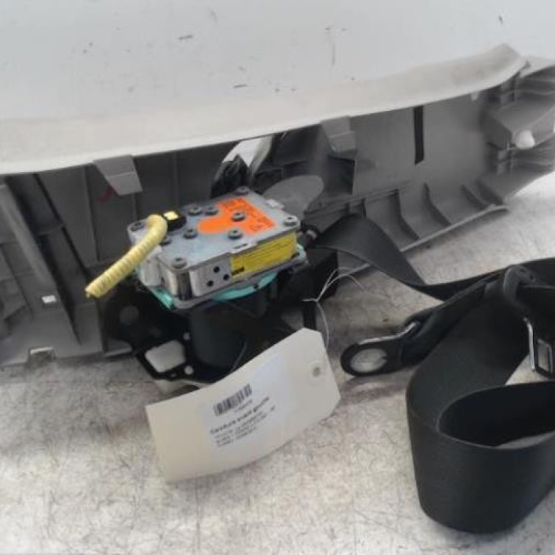 Ceinture avant gauche TOYOTA AURIS 1 Ceinture avant gauche TOYOTA AURIS 1