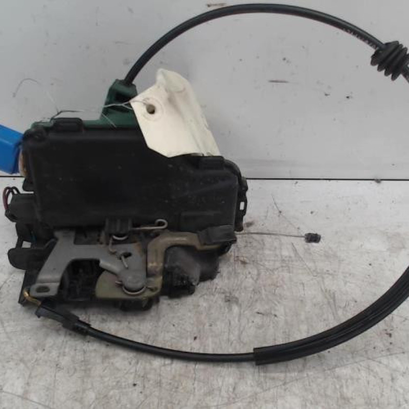 Serrure avant gauche SEAT IBIZA 3 Serrure avant gauche SEAT IBIZA 3