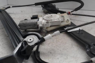 Leve vitre electrique avant droit BMW SERIE 1 E81 Photo n°1
