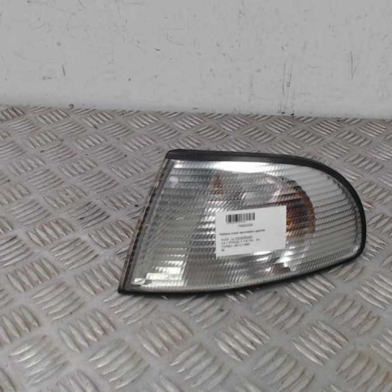 Optique avant secondaire gauche (feux)(clignotant) AUDI A4 1