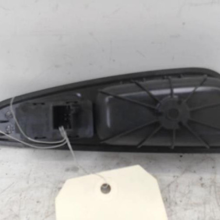 Interrupteur de leve vitre arriere droit PEUGEOT 308 1