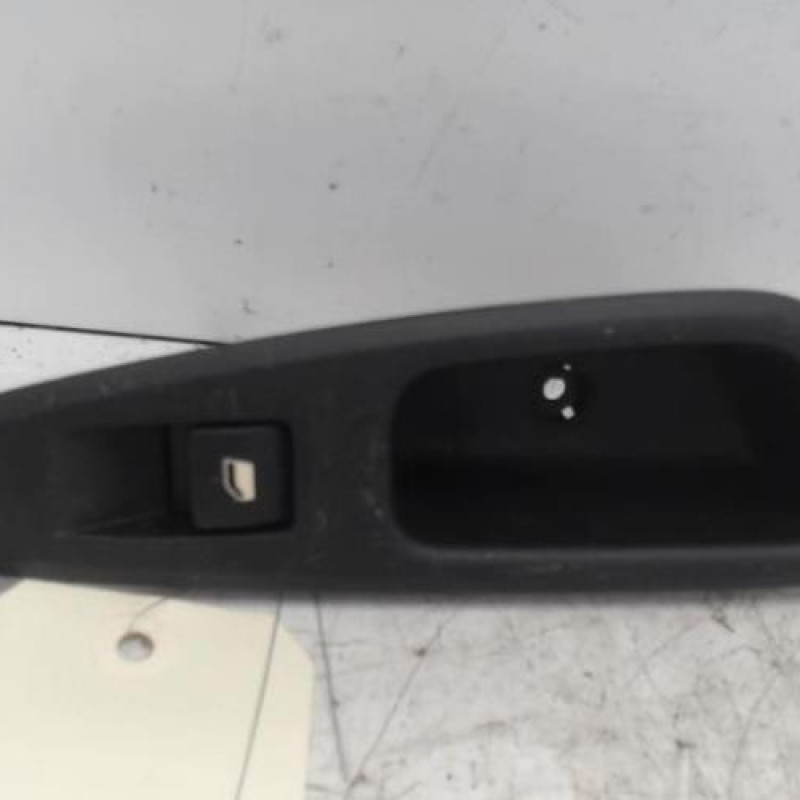 Interrupteur de leve vitre arriere gauche PEUGEOT 308 1