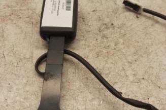 Attache ceinture avant gauche NISSAN MICRA 4 Photo n°1
