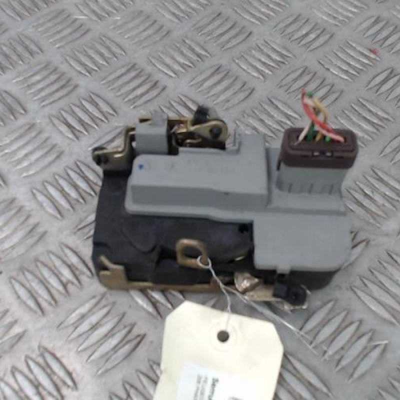 Serrure avant gauche PEUGEOT 206