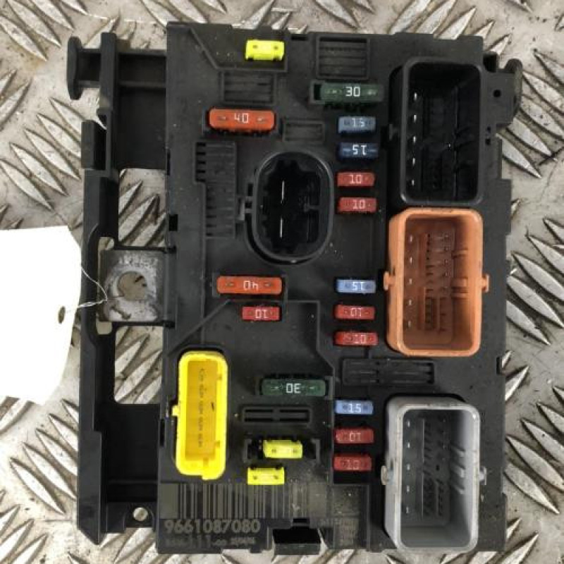 Boitier servitude moteur (BSM) PEUGEOT 307 Boitier servitude moteur (BSM) PEUGEOT 307