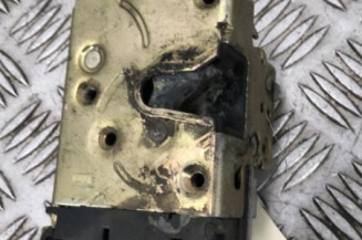 Serrure avant droit PEUGEOT 306