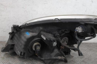 Optique avant principal droit (feux)(phare) TOYOTA COROLLA VERSO 2