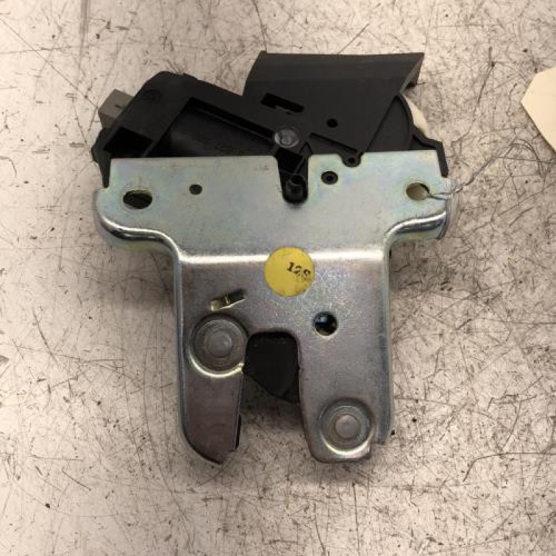 Serrure de coffre AUDI A4 2