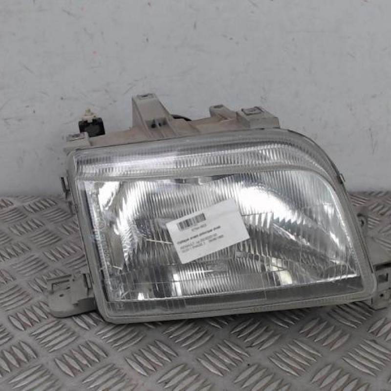 Optique avant principal droit (feux)(phare) RENAULT CLIO 1