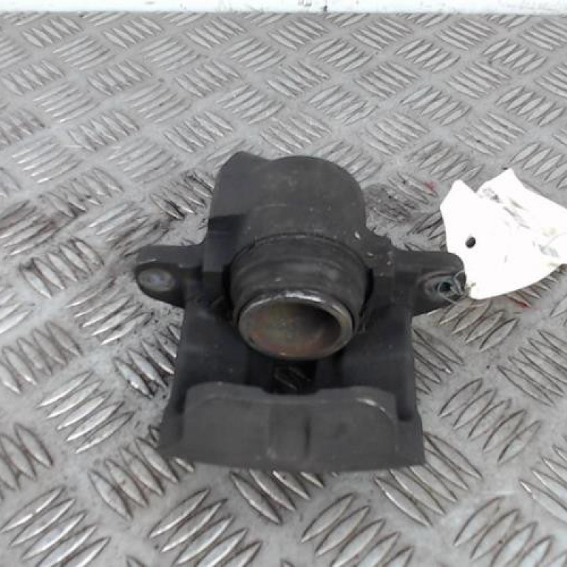 Etrier avant gauche (freinage) RENAULT CLIO 1