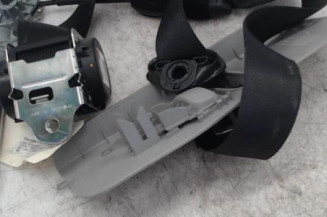Ceinture avant droit OPEL CORSA D Photo n°1