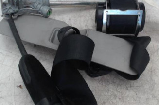 Ceinture avant gauche OPEL CORSA D Photo n°1