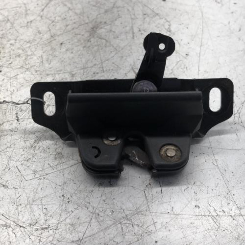 Serrure de hayon PEUGEOT 106 Serrure de hayon PEUGEOT 106