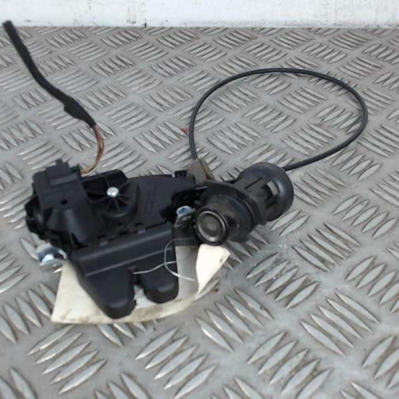 Serrure de coffre MERCEDES CLASSE E 207 Serrure de coffre MERCEDES CLASSE E 207