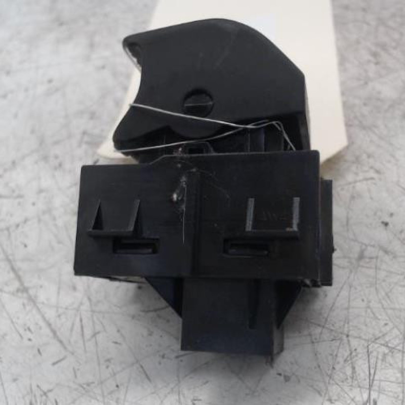 Poignee electrique frein a main OPEL MERIVA B