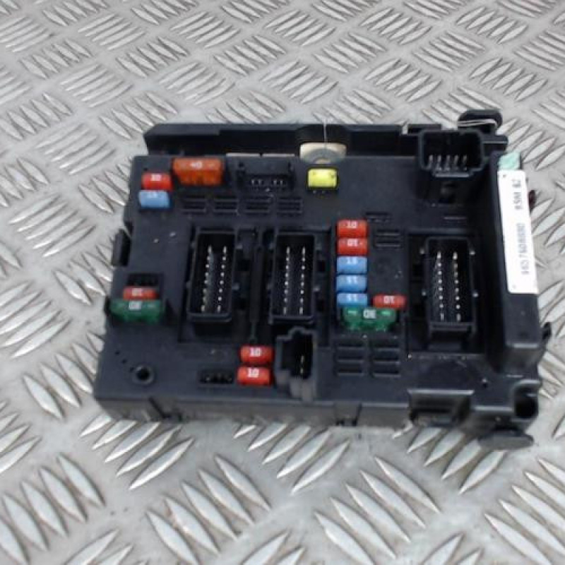 Boitier servitude moteur (BSM) PEUGEOT 206
