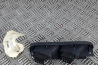 Interrupteur de leve vitre avant gauche RENAULT CLIO 2