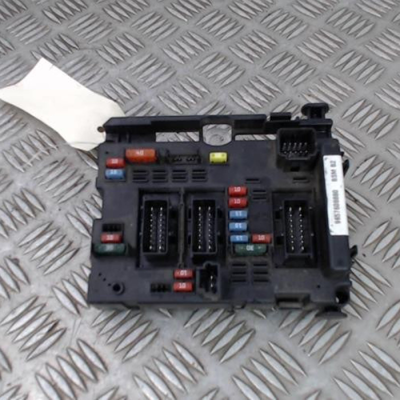 Boitier servitude moteur (BSM) PEUGEOT 206 Boitier servitude moteur (BSM) PEUGEOT 206