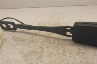 Attache ceinture avant gauche PEUGEOT 5008 1