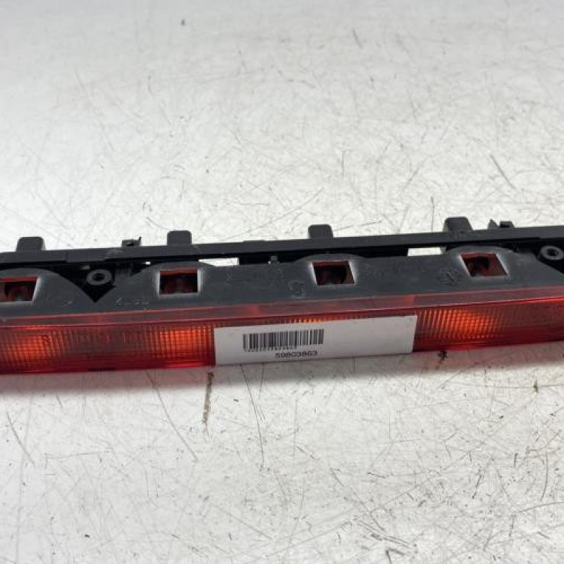 Feu arriere stop central CITROEN SAXO
