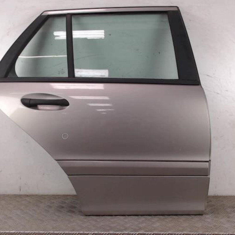 Porte arriere droit MERCEDES CLASSE C 203 Porte arriere droit MERCEDES CLASSE C 203