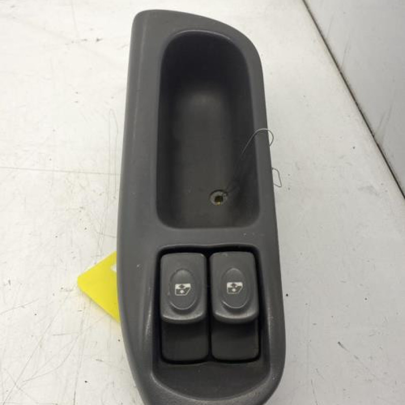 Interrupteur de leve vitre avant gauche RENAULT SCENIC 1