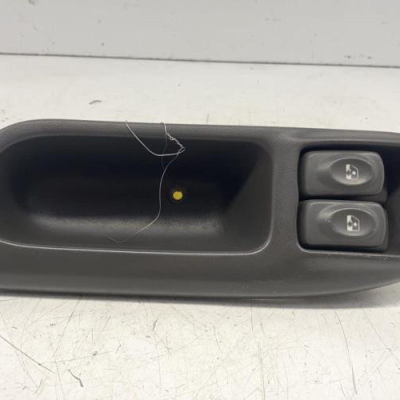 Interrupteur de leve vitre avant gauche RENAULT SCENIC 1
