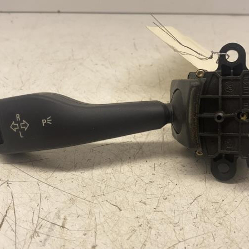 Commodo phare BMW X3 E83 Commodo phare BMW X3 E83