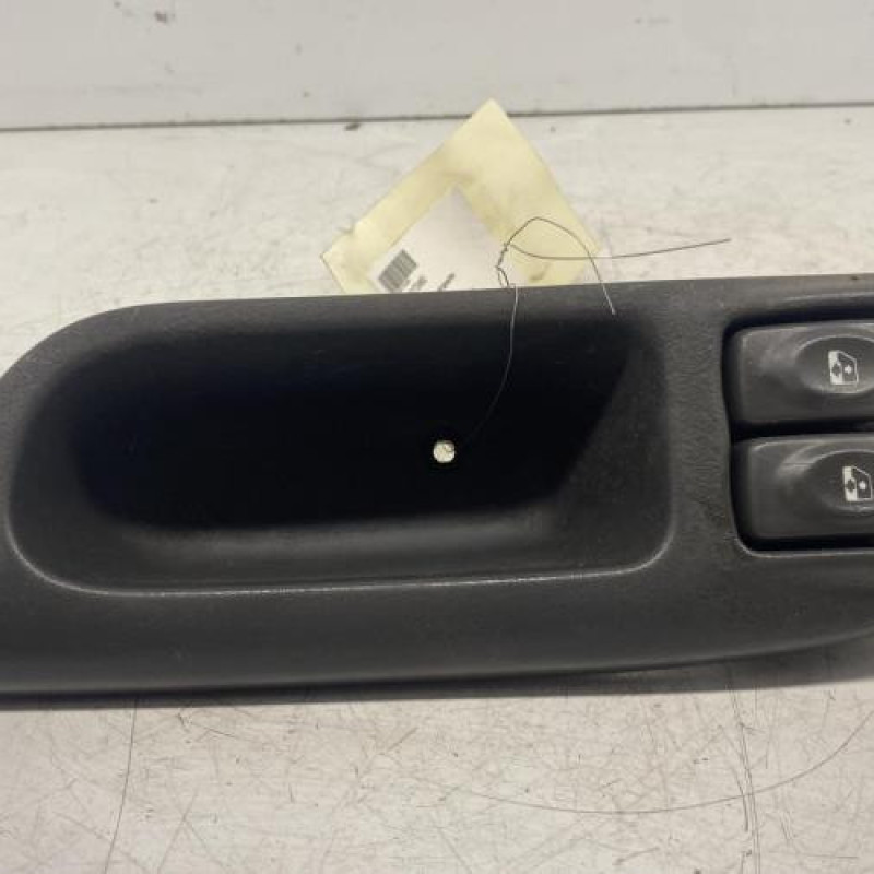 Interrupteur de leve vitre avant gauche RENAULT SCENIC 1