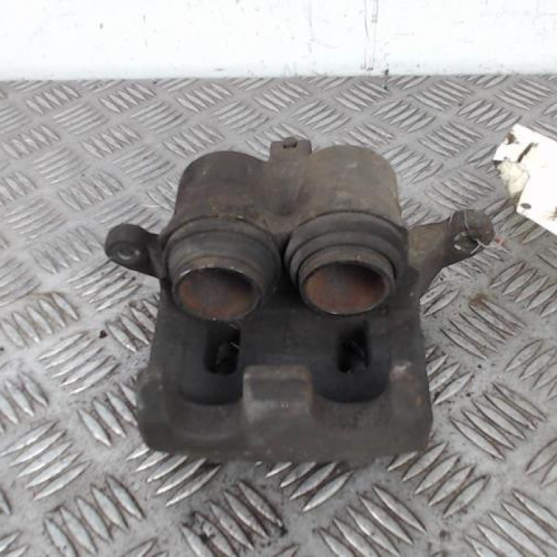 Etrier avant droit (freinage) NISSAN PATHFINDER 2