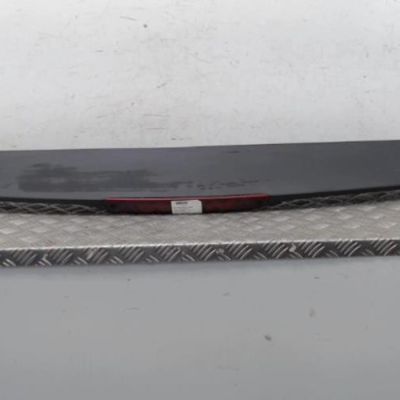 Feu arriere stop central FORD FOCUS 2