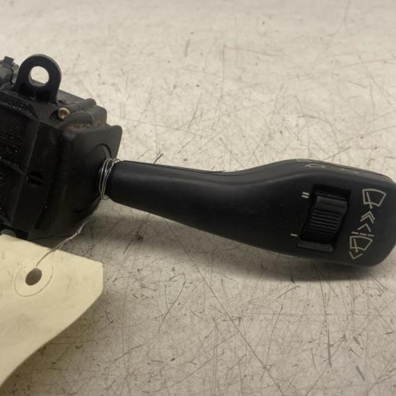 Commodo d'essuie glaces BMW X3 E83 Commodo d'essuie glaces BMW X3 E83