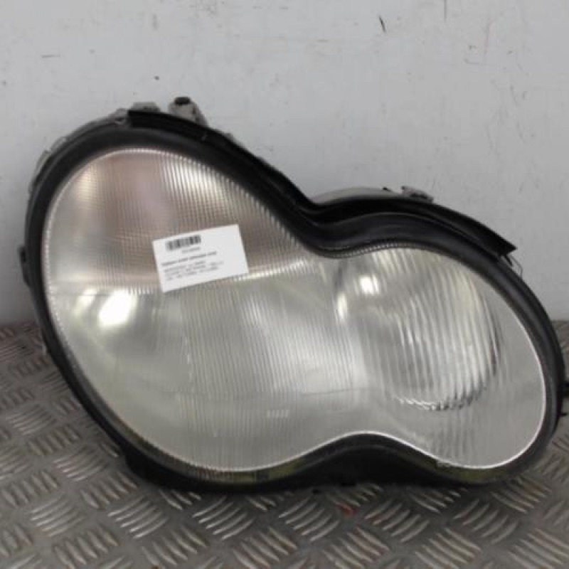 Optique avant principal droit (feux)(phare) MERCEDES CLASSE C 203