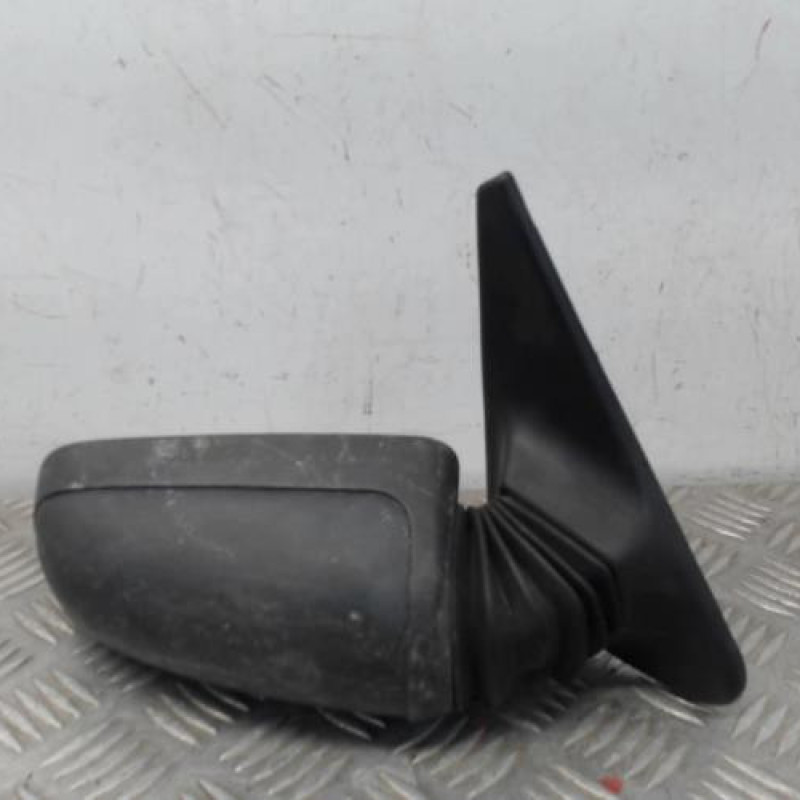 Retroviseur droit PEUGEOT 205