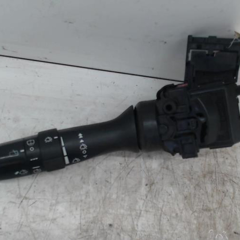 Commodo d'essuie glaces TOYOTA AURIS 1 Commodo d'essuie glaces TOYOTA AURIS 1