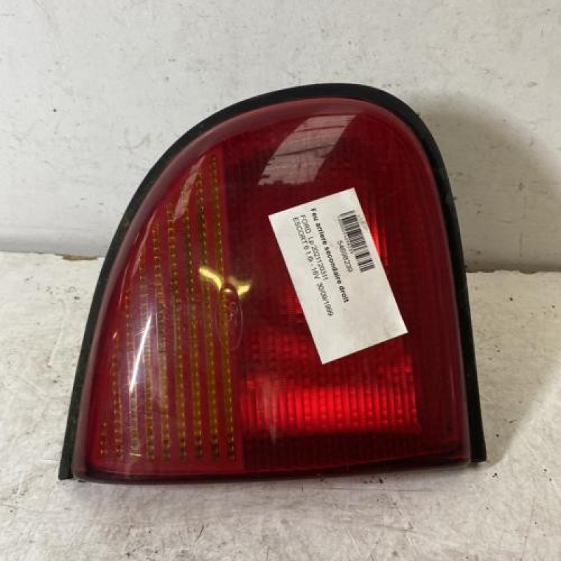 Feu arriere secondaire droit (feux) FORD ESCORT 6